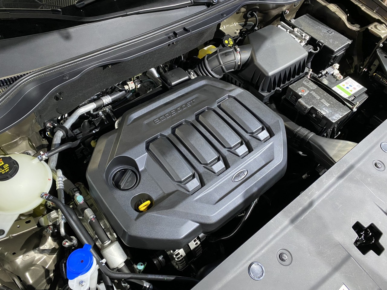 Ford Territory ra mắt: 3 phiên bản, giá bán 822-935 triệu đồng Ford Territory ra mắt: 3 phiên bản, giá bán 822-935 triệu đồng