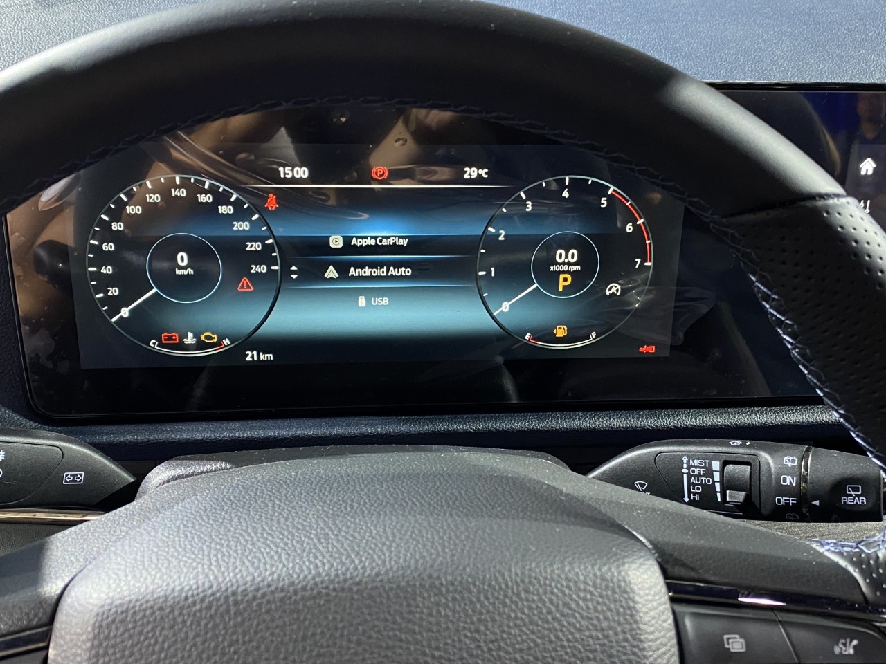 Ford Territory ra mắt: 3 phiên bản, giá bán 822-935 triệu đồng Ford Territory ra mắt: 3 phiên bản, giá bán 822 935 triệu đồng