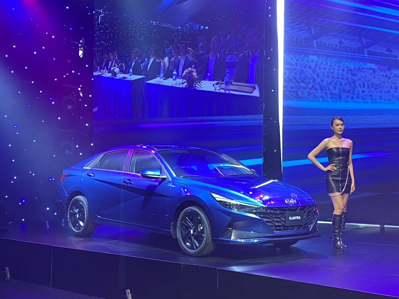 Hyundai Elantra 2023 ra mắt: 4 phiên bản, giá bán 599-799 triệu đồng Hyundai Elantra 2023 ra mắt: 4 phiên bản, giá bán 599-799 triệu đồng