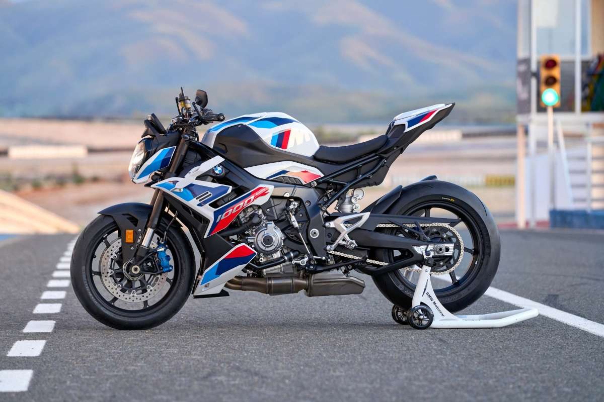 BMW Motorrad trình làng mẫu siêu mô tô M1000R hoàn toàn mới