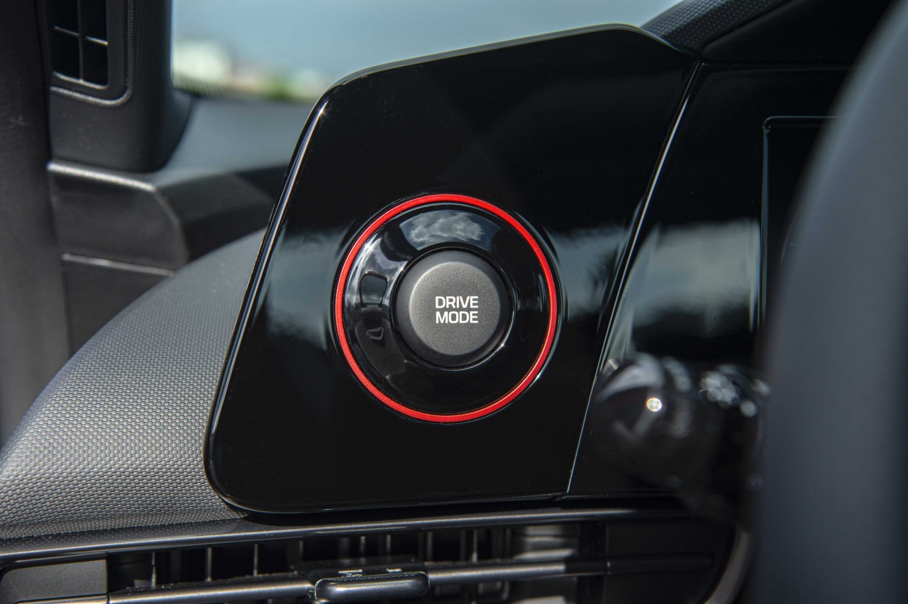 Hình chi tiết Hyundai Elantra N-Line 1.6 Turbo giá 799 triệu đồng Hình chi tiết Hyundai Elantra N Line 1.6 Turbo giá 799 triệu đồng