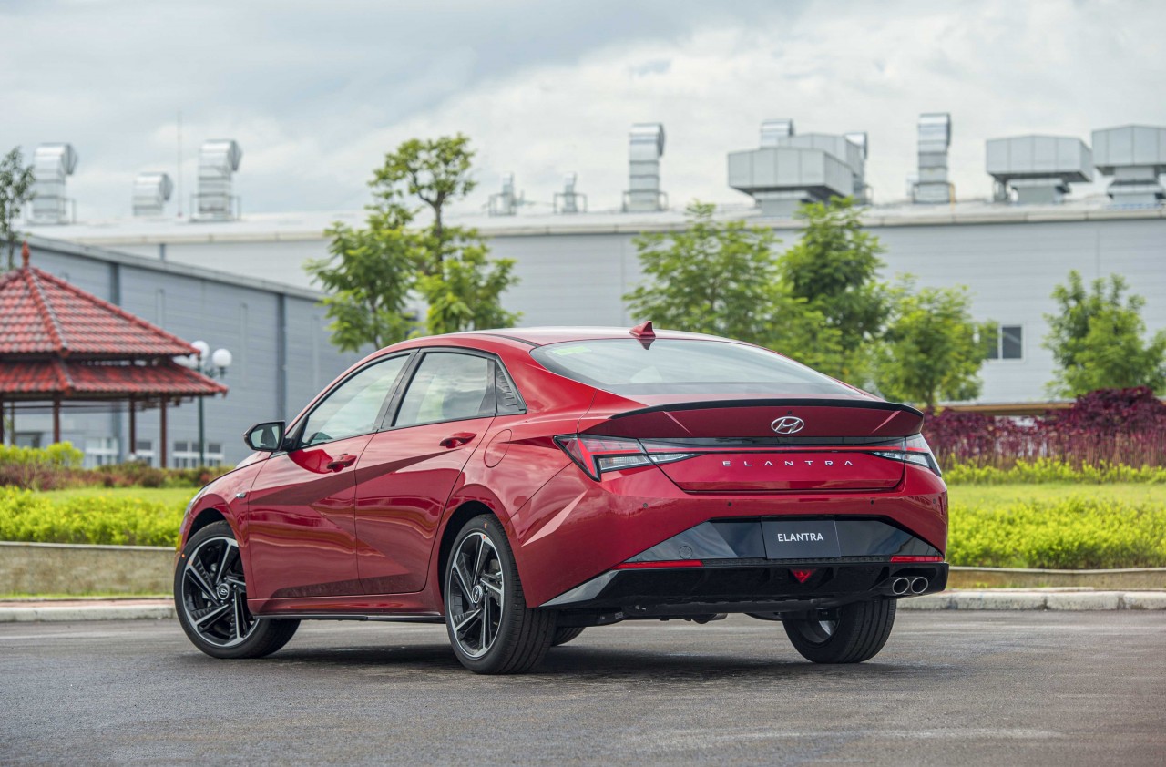 Hình chi tiết Hyundai Elantra N-Line 1.6 Turbo giá 799 triệu đồng Hình chi tiết Hyundai Elantra N Line 1.6 Turbo giá 799 triệu đồng