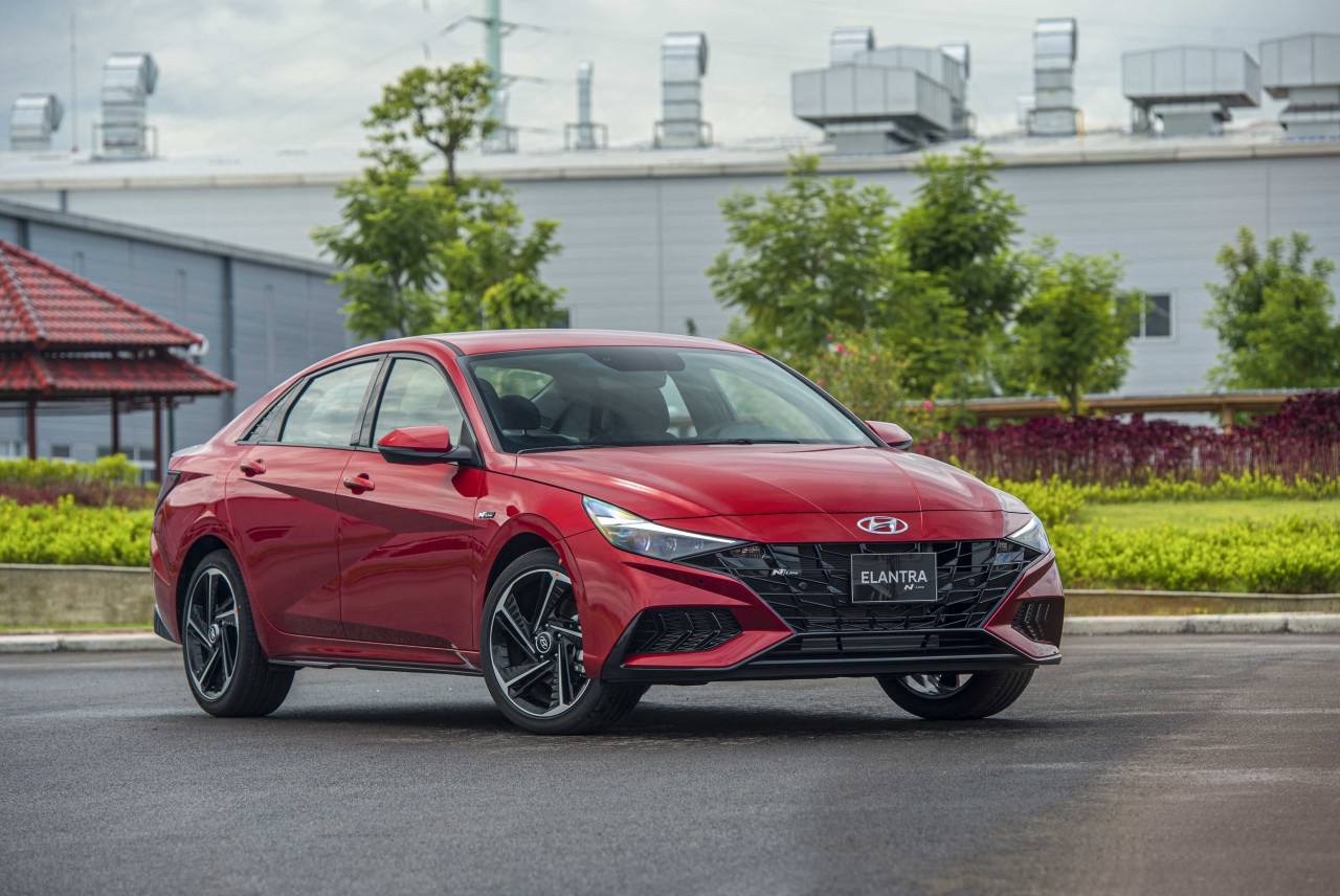 Hình chi tiết Hyundai Elantra N-Line 1.6 Turbo giá 799 triệu đồng Hình chi tiết Hyundai Elantra N-Line 1.6 Turbo giá 799 triệu đồng