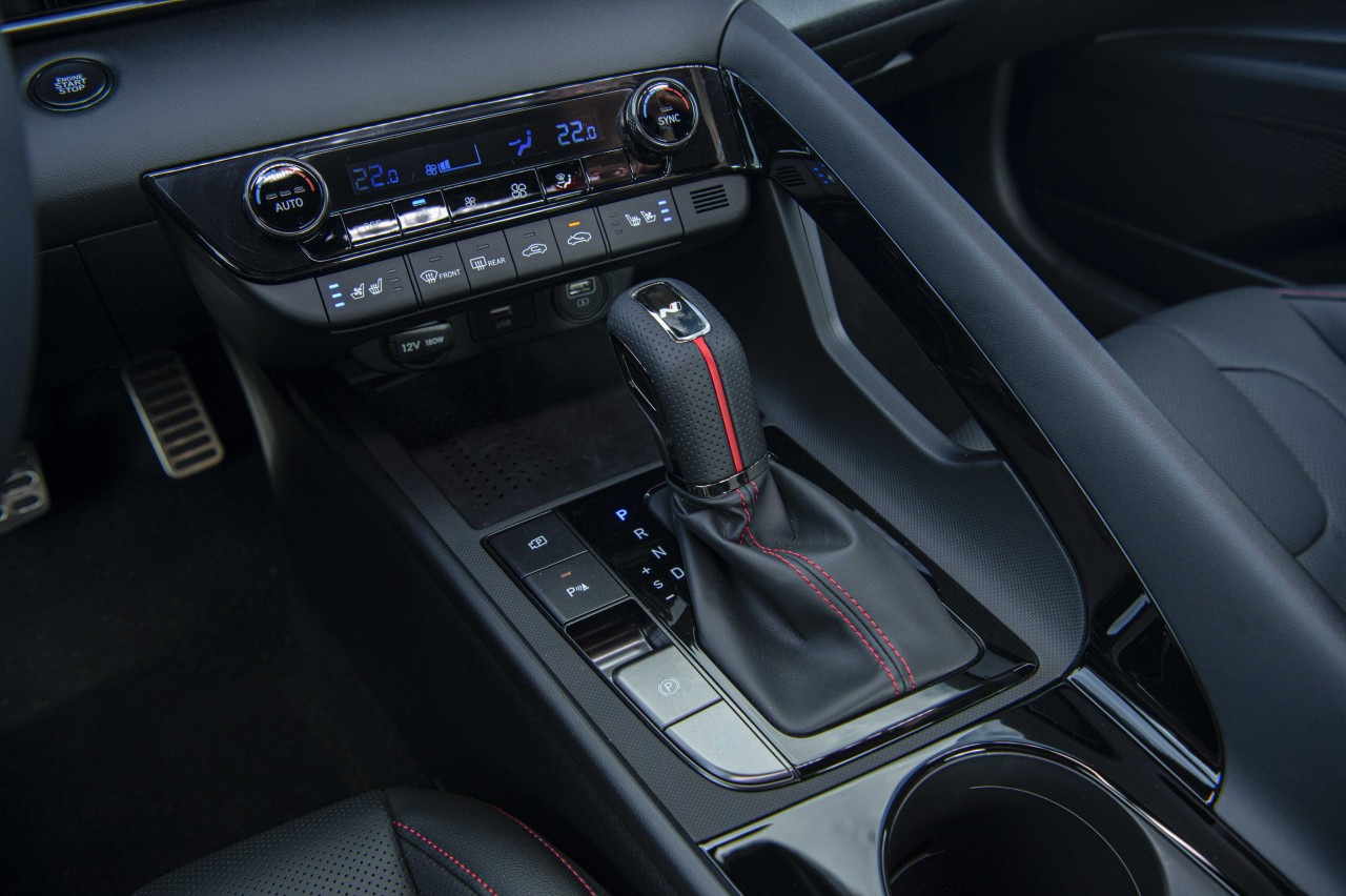 Hình chi tiết Hyundai Elantra N-Line 1.6 Turbo giá 799 triệu đồng Hình chi tiết Hyundai Elantra N Line 1.6 Turbo giá 799 triệu đồng