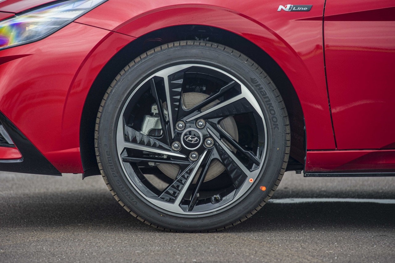 Hình chi tiết Hyundai Elantra N-Line 1.6 Turbo giá 799 triệu đồng Hình chi tiết Hyundai Elantra N Line 1.6 Turbo giá 799 triệu đồng