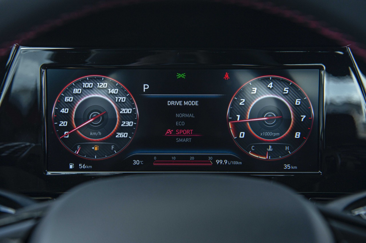 Hình chi tiết Hyundai Elantra N-Line 1.6 Turbo giá 799 triệu đồng Hình chi tiết Hyundai Elantra N Line 1.6 Turbo giá 799 triệu đồng