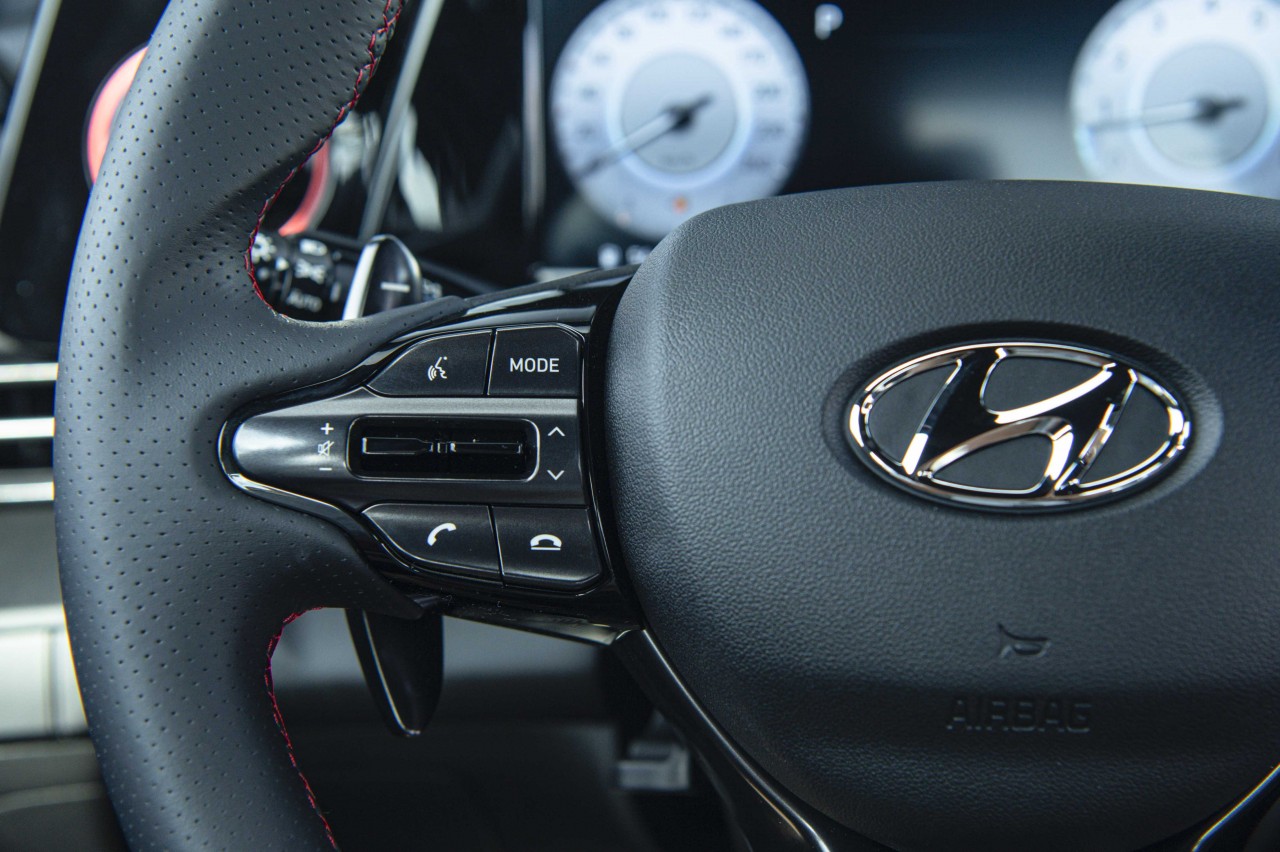 Hình chi tiết Hyundai Elantra N-Line 1.6 Turbo giá 799 triệu đồng Hình chi tiết Hyundai Elantra N Line 1.6 Turbo giá 799 triệu đồng