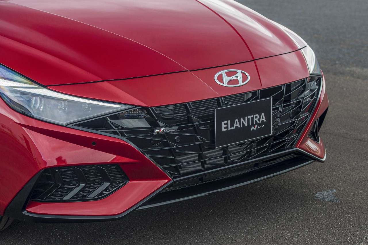 Hình chi tiết Hyundai Elantra N-Line 1.6 Turbo giá 799 triệu đồng Hình chi tiết Hyundai Elantra N-Line 1.6 Turbo giá 799 triệu đồng