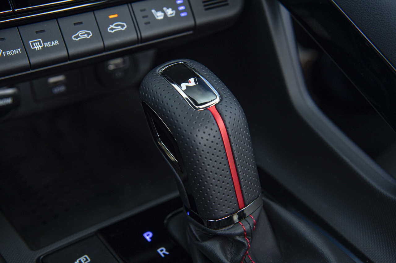 Hình chi tiết Hyundai Elantra N-Line 1.6 Turbo giá 799 triệu đồng Hình chi tiết Hyundai Elantra N Line 1.6 Turbo giá 799 triệu đồng