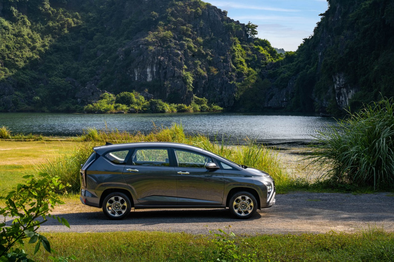 Hyundai Stargazer ra mắt tại Việt Nam, đối đầu với Xpander với giá 575 triệu đồng Hyundai Stargazer ra mắt tại Việt Nam, đối đầu với Xpander với giá 575 triệu đồng