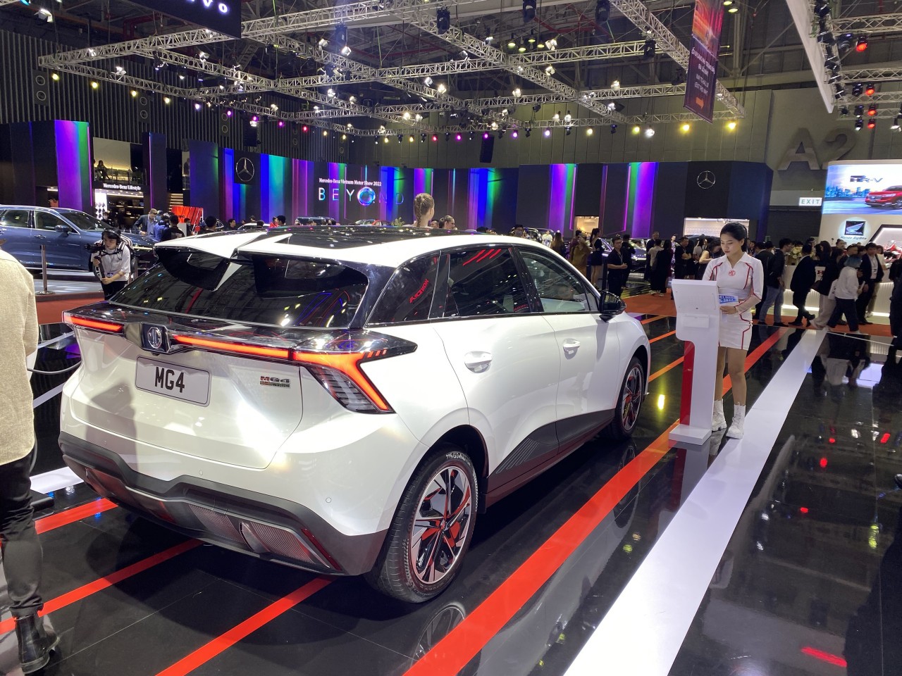 Cận cảnh xe điện MG4 electric tại Vietnam Motor Show 2022