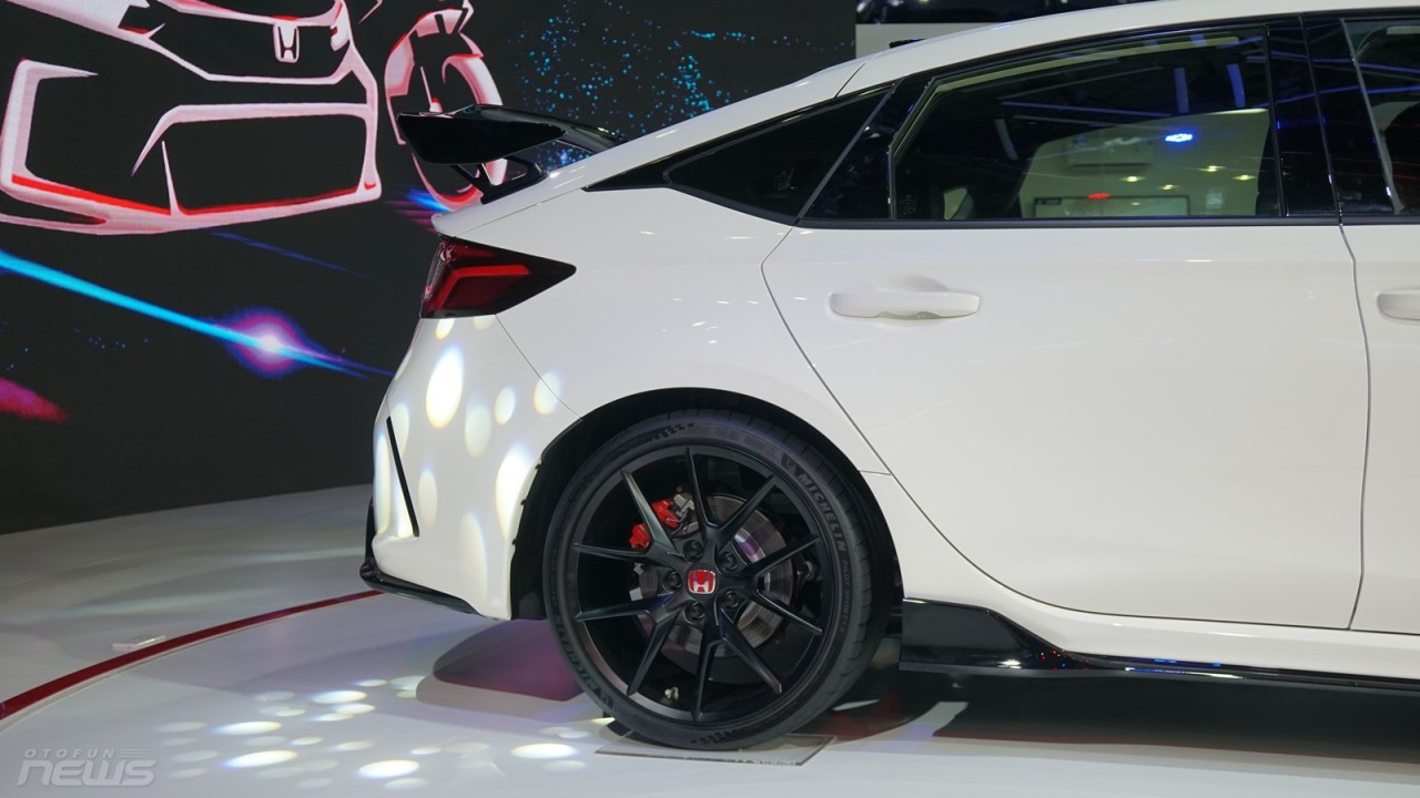 VMS 2022: Cận cảnh 'Xe đua' Honda Civic Type R công suất 315 mã lực