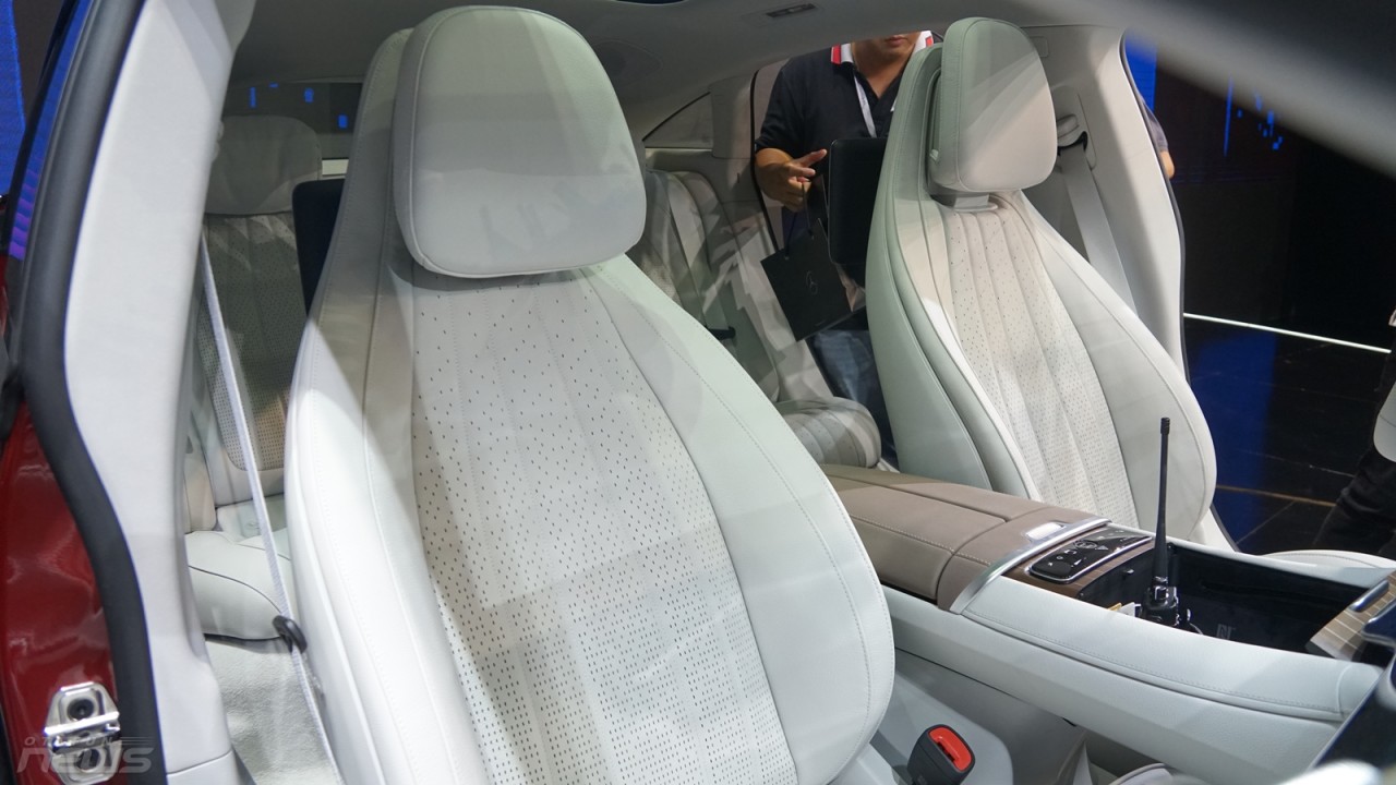 [VMS 2022] Mercedes-Benz giới thiệu sedan chạy điện EQS