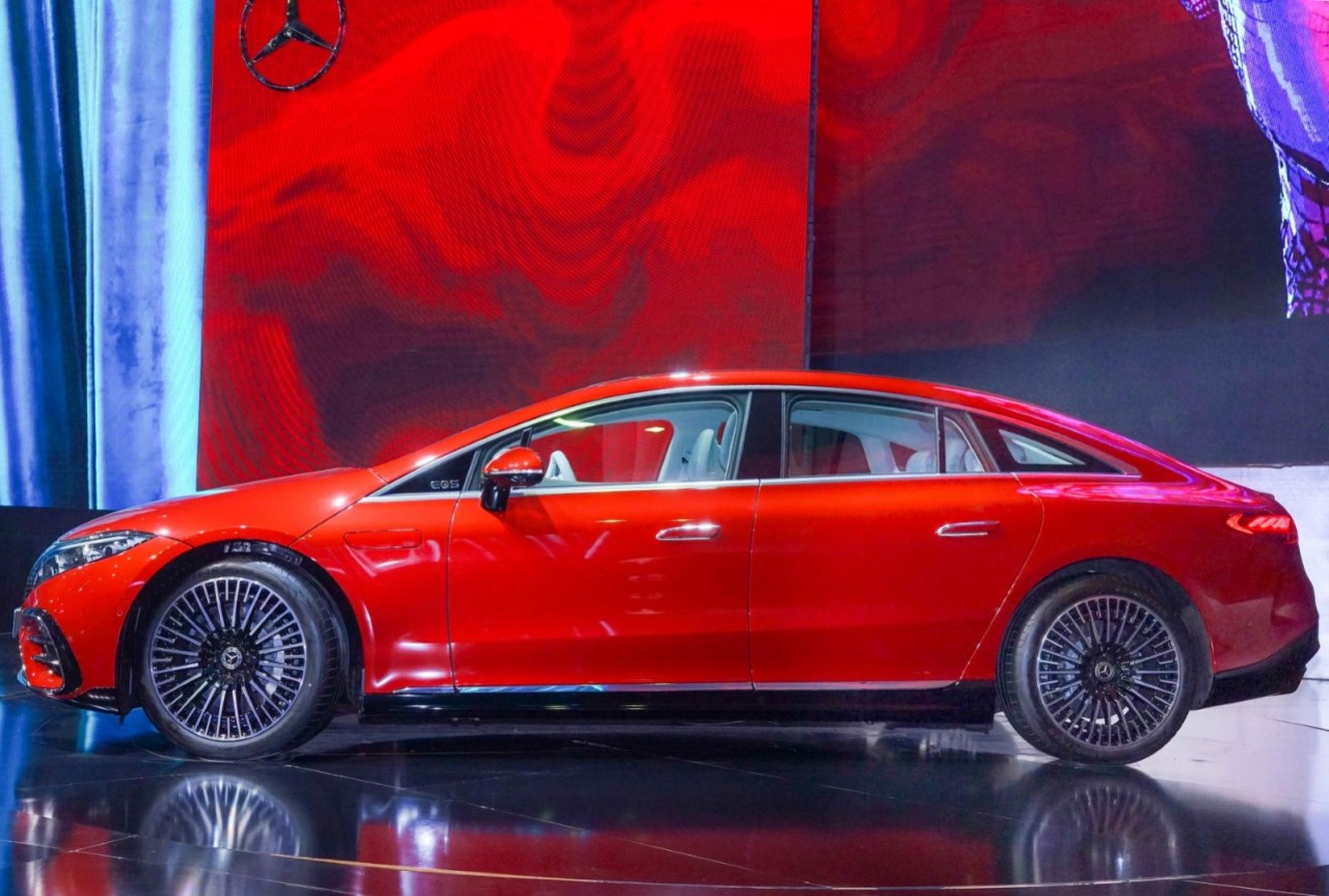 [VMS 2022] Mercedes-Benz giới thiệu sedan chạy điện EQS