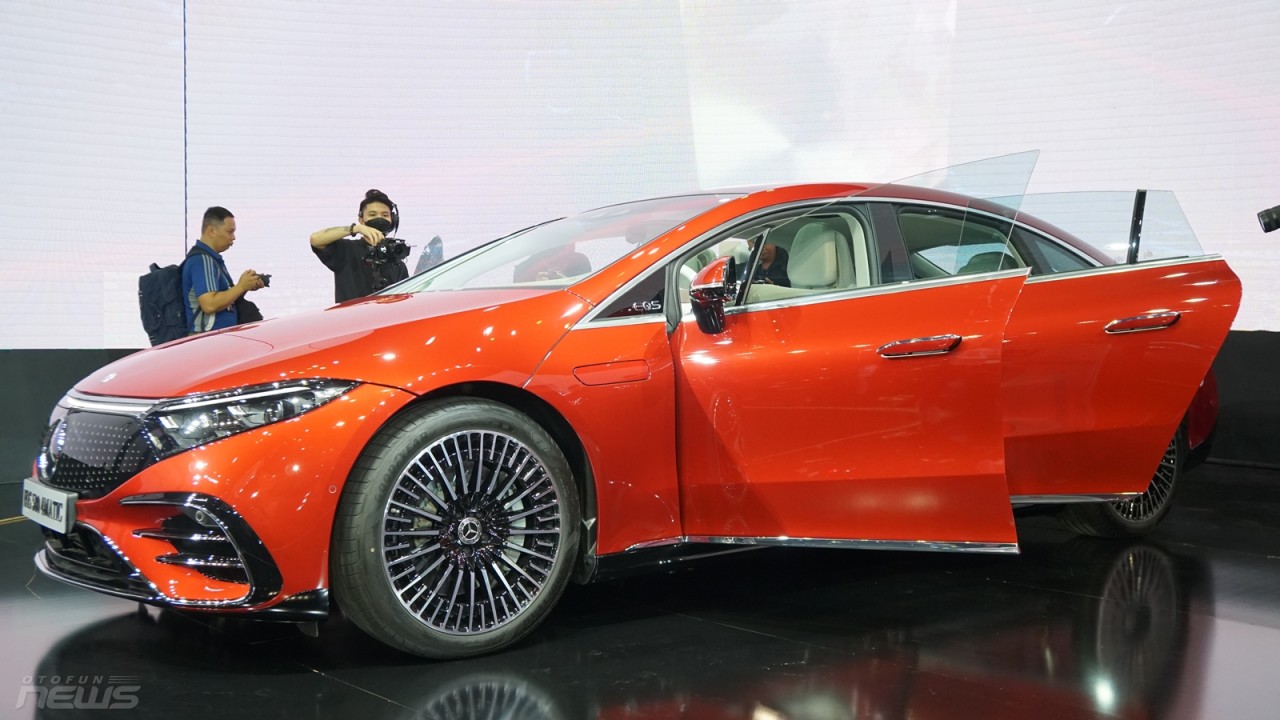 [VMS 2022] Mercedes-Benz giới thiệu sedan chạy điện EQS