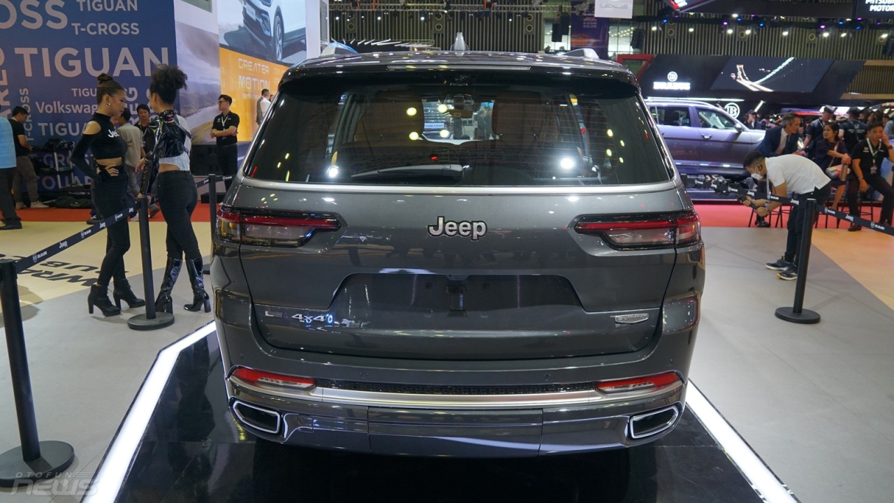 VMS 2022: Cận cảnh Jeep Grand Cherokee L 2022 có giá 6,18 tỷ đồng