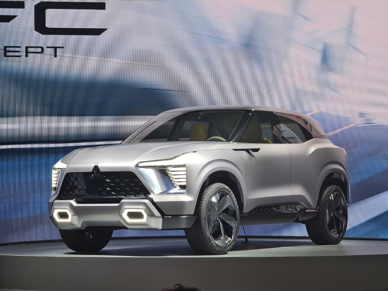 Đại lý đã nhận cọc Mitsubishi XFC, giá dự kiến 700-800 triệu đồng, giao xe giữa năm sau Đại lý đã nhận cọc Mitsubishi XFC, giá dự kiến 700-800 triệu đồng, giao xe giữa năm sau