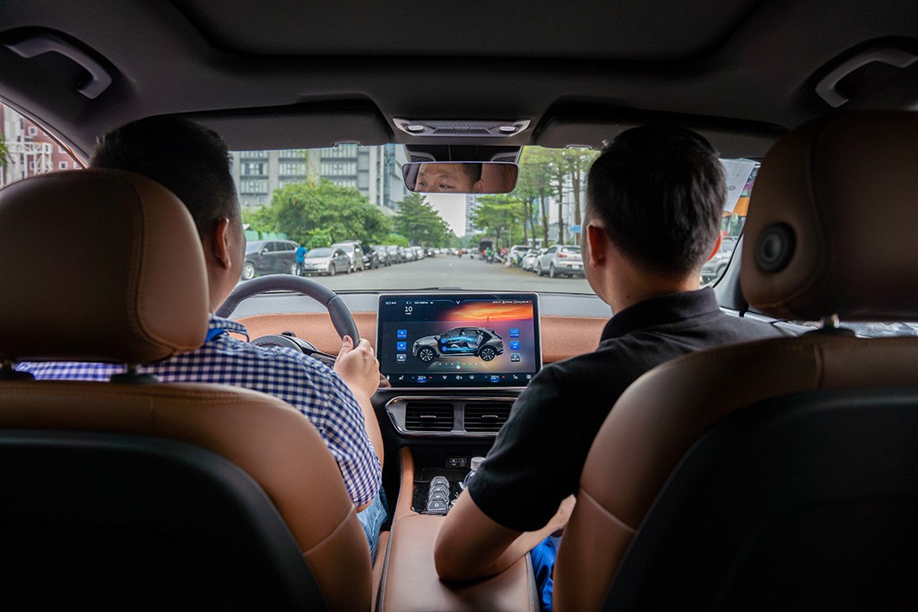 Người Sài Gòn lái thử VinFast VF8: “Đáng mua nhất trong tầm giá 1 tỷ đồng!” Người Sài Gòn lái thử VinFast VF8: “Đáng mua nhất trong tầm giá 1 tỷ đồng!”