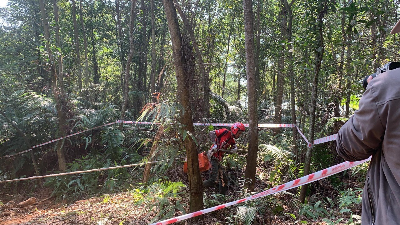 PVOIL VOC 2022: Lật xe tại đường suối cạn, đội đua đầu tiên ở hạng Nâng cao dính DNF