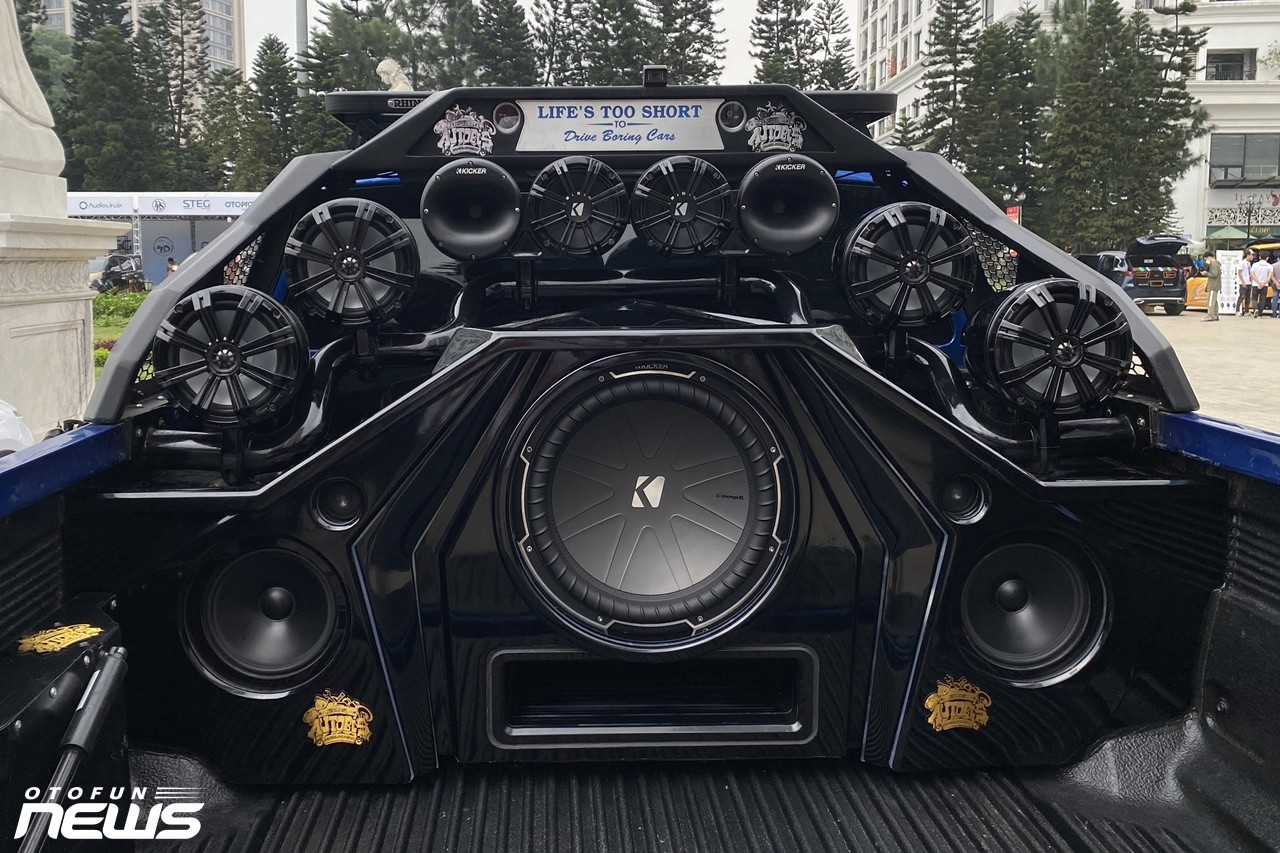 100 ô tô thi đấu âm thanh xe hơi EMMA tại Hà Nội 100 ô tô thi đấu âm thanh xe hơi EMMA tại Hà Nội