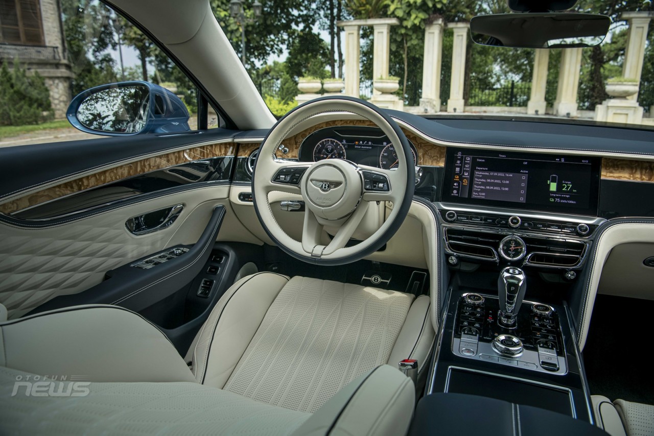 Bentley Flying Spur Hybrid 2023 ra mắt tại Việt Nam với giá từ 16,8 tỉ đồng