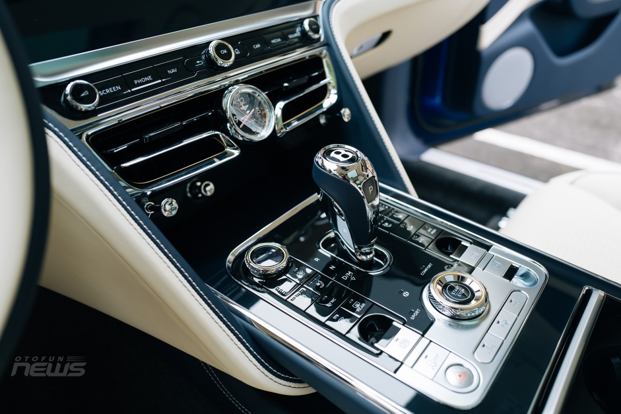 Bentley Flying Spur Hybrid 2023 ra mắt tại Việt Nam với giá từ 16,8 tỉ đồng