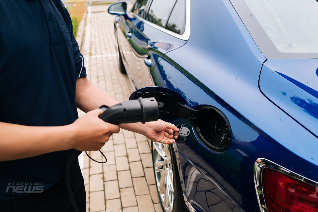 Bentley Flying Spur Hybrid 2023 ra mắt tại Việt Nam với giá từ 16,8 tỉ đồng