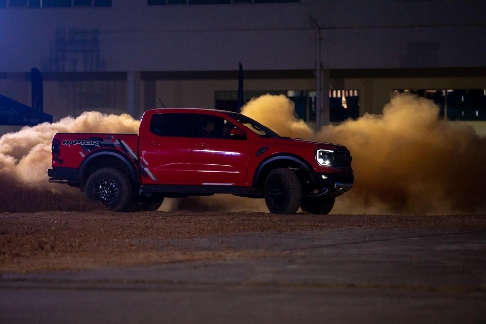 Ford Ranger Raptor 2023 tiếp tục ra mắt tại Lào, bao giờ về Việt Nam? Ford Ranger Raptor 2023 tiếp tục ra mắt tại Lào, bao giờ về Việt Nam?