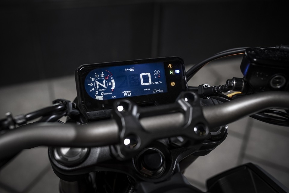 Honda CB650R 2021 – chạy “sướng” hơn bạn nghĩ