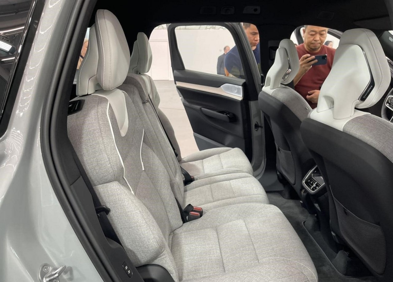 Ngắm nhìn hình ảnh thực tế đẹp mãn nhãn của VOLVO EX90 Ngắm nhìn hình ảnh thực tế đẹp mãn nhãn của VOLVO EX90