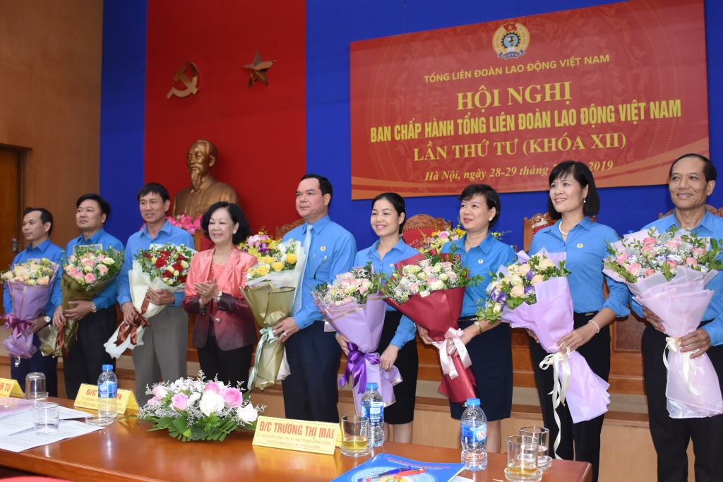 Xây dựng đội ngũ chủ tịch công đoàn cơ sở ngoài nhà nước: Khó nhưng phải quyết tâm làm xay dung doi ngu chu tich cong doan co so ngoai nha nuoc kho nhung phai quyet tam lam