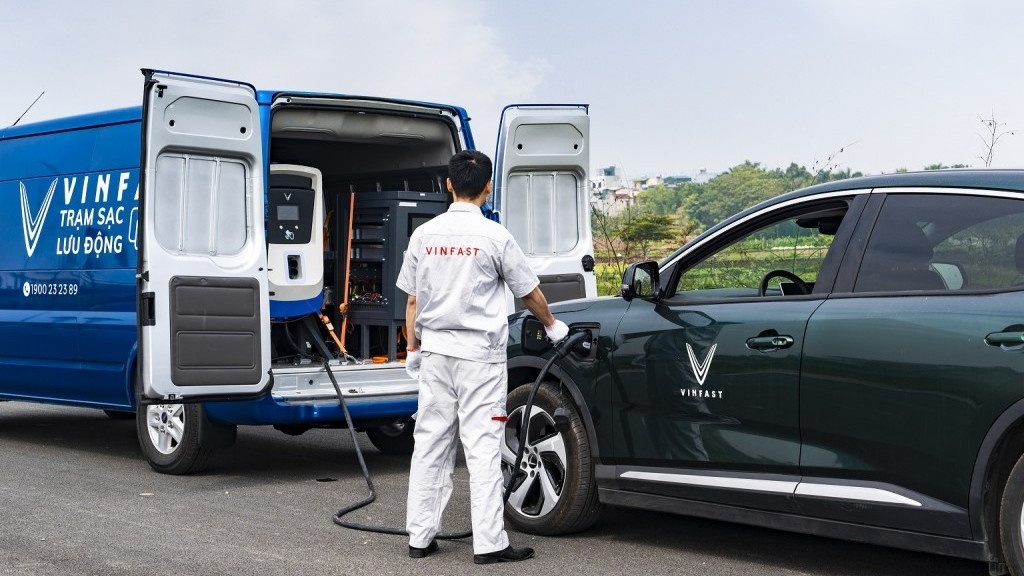 Sạc pin xe điện VinFast lưu động 24/7 trên toàn quốc