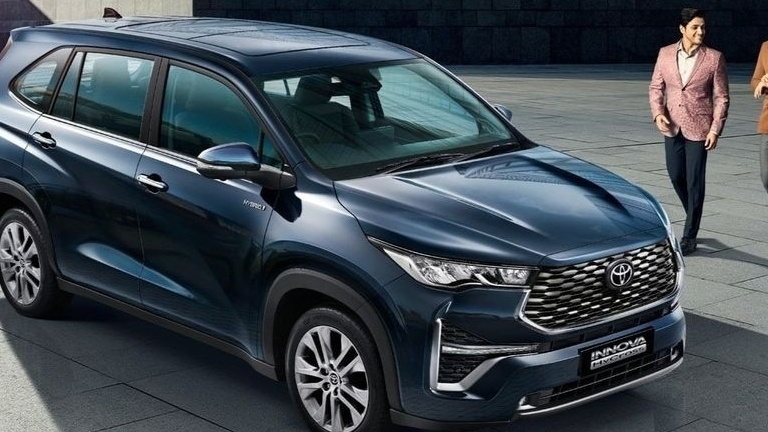 Toyota Innova 2023 tăng giá bán