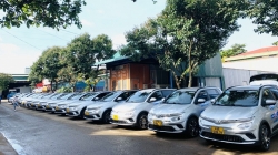 Lado mua thêm 40 xe VF e34 và thuê 500 ô tô điện VinFast