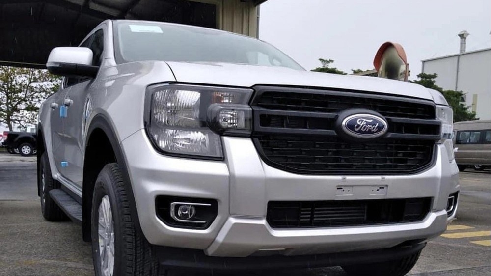 Xuất hiện Ford Ranger 2022 phiên bản XLS tại Việt Nam