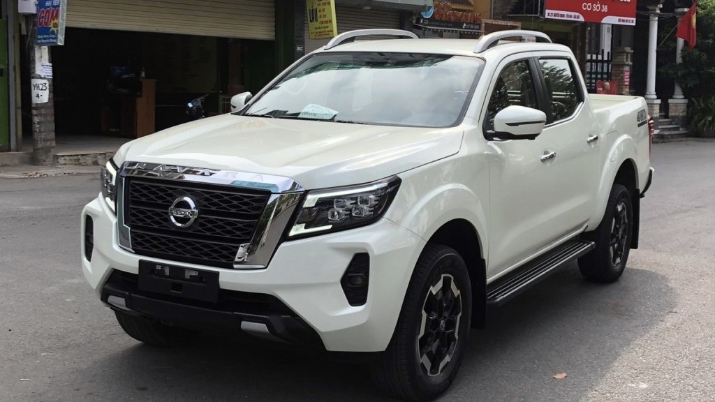 Nissan Navara giảm giá tổng cộng gần 200 triệu đồng