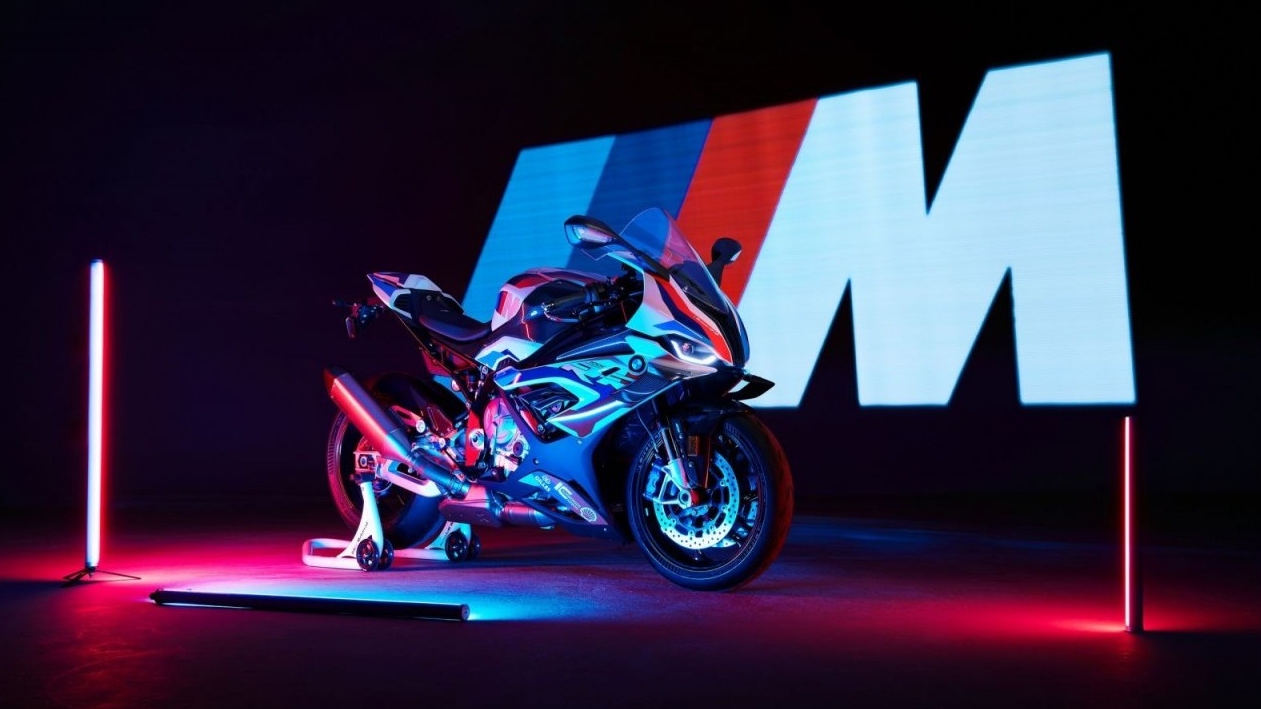 BMW M 1000 RR 2022 ra mắt với số luợng giới hạn