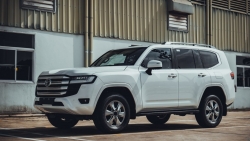 Toyota Land Cruiser chênh giá hơn 1,3 tỷ đồng