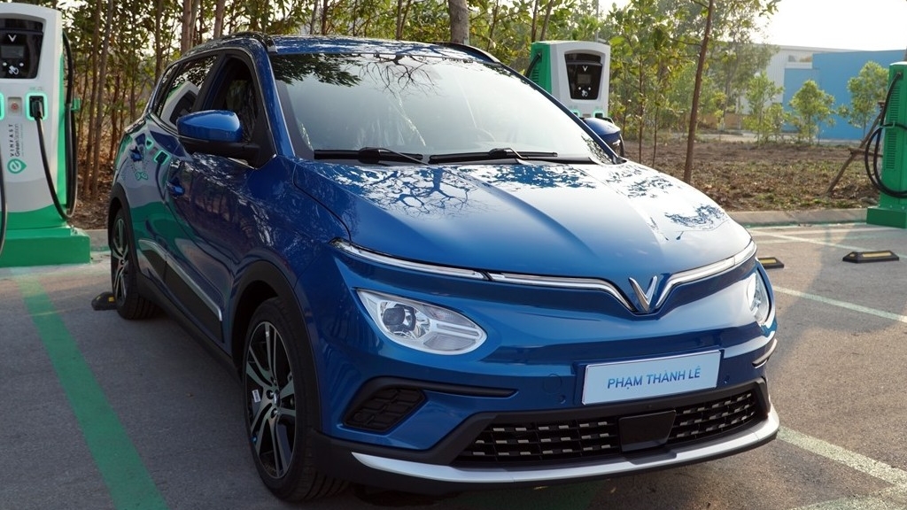 Mua xe điện, nên mua "đứt" pin hay thuê pin từ hãng?