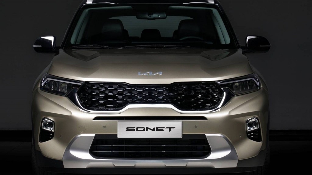 Tháng cuối ưu đãi trước bạ, Kia Sonet cho Toyota Raize "hít khói"
