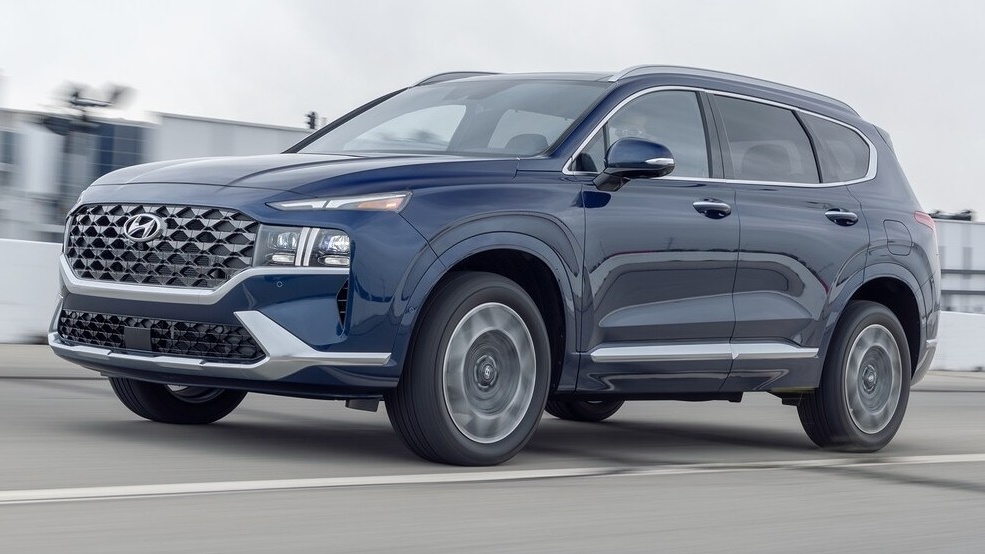 Hyundai Santa Fe giảm giá sốc gần 300 triệu đồng