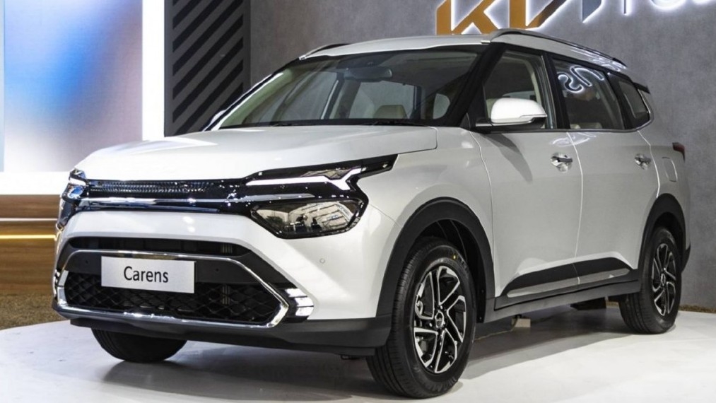 Đại lý bắt đầu nhận cọc Kia Carens 2022 tại Việt Nam