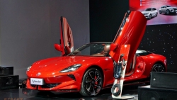 MG Cyberster xe thể thao điện với cửa cắt kéo có mặt tại Việt Nam