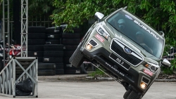 Mãn nhãn màn biểu diễn xe mạo hiểm tại Hà Nội