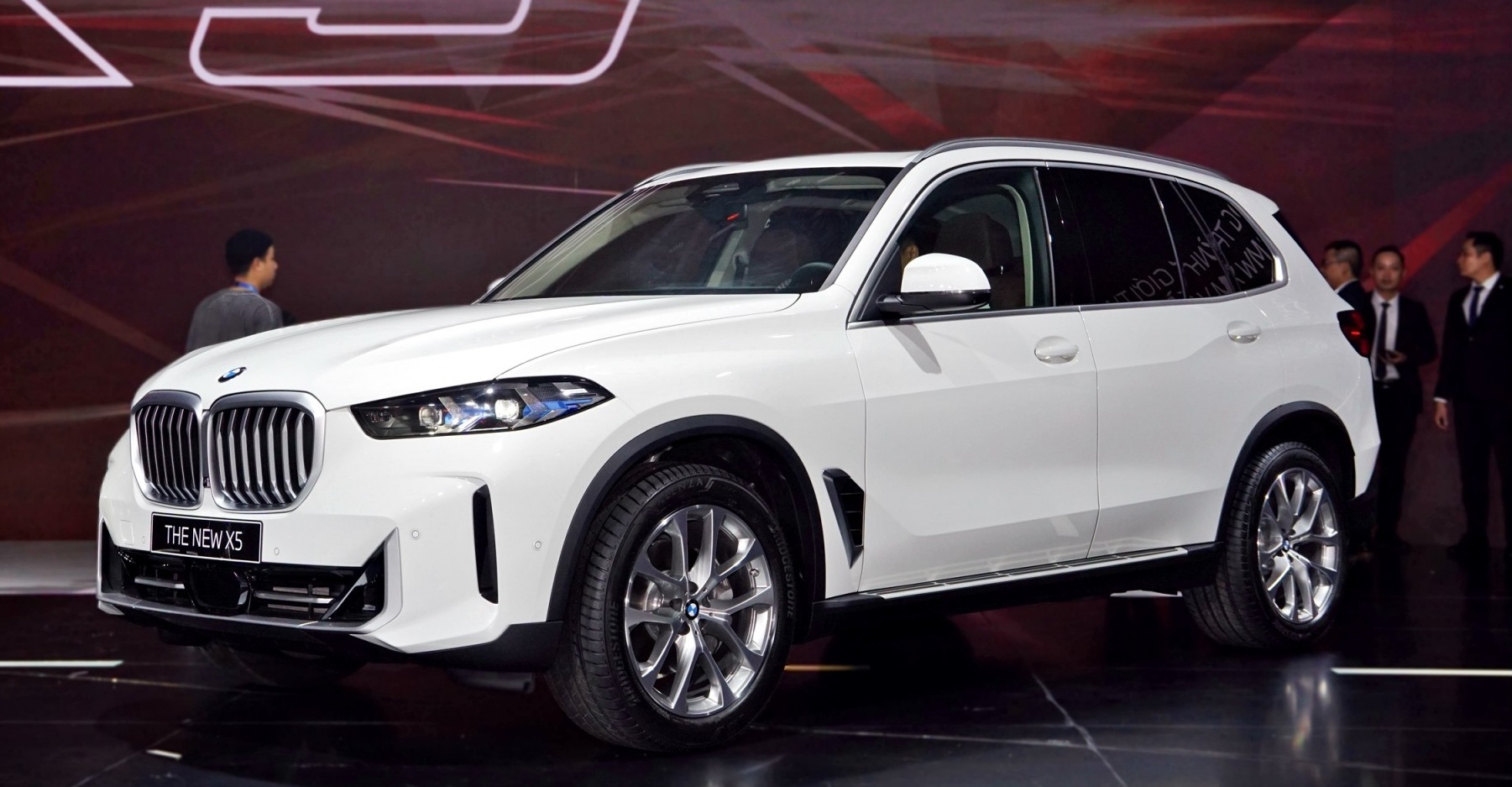 BMW X5 LCI 2024 trình làng tại Việt Nam với giá từ 3,9 tỷ đồng
