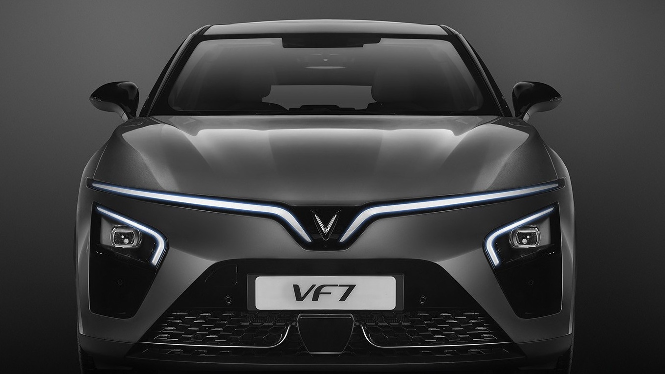 Chênh giá 150 triệu đồng, hai phiên bản VinFast VF7 có gì khác nhau?