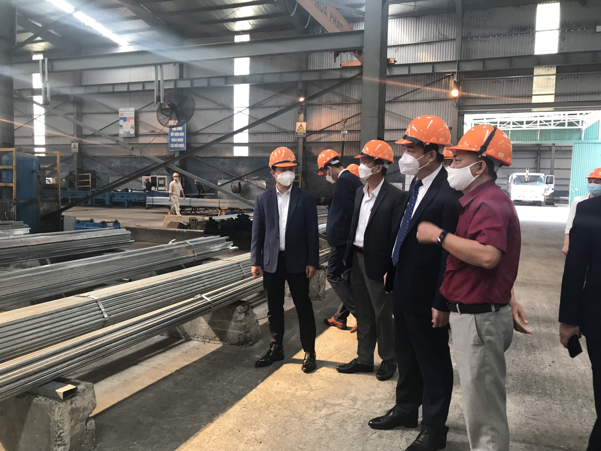 Lãnh đạo TP Đà Nẵng thăm hỏi, động viên doanh nghiệp và NLĐ trong ngày đi làm trở lại