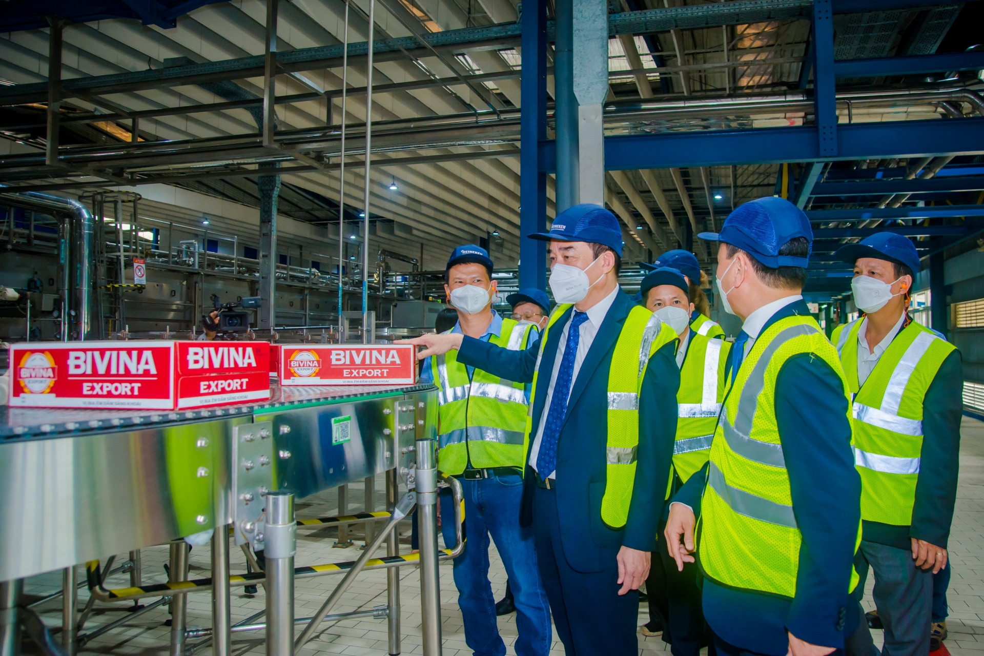 Lãnh đạo TP Đà Nẵng thăm hỏi, động viên doanh nghiệp và NLĐ trong ngày đi làm trở lại