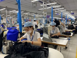 cong nhan duong sat noi gi ve uong ruou khi len ban