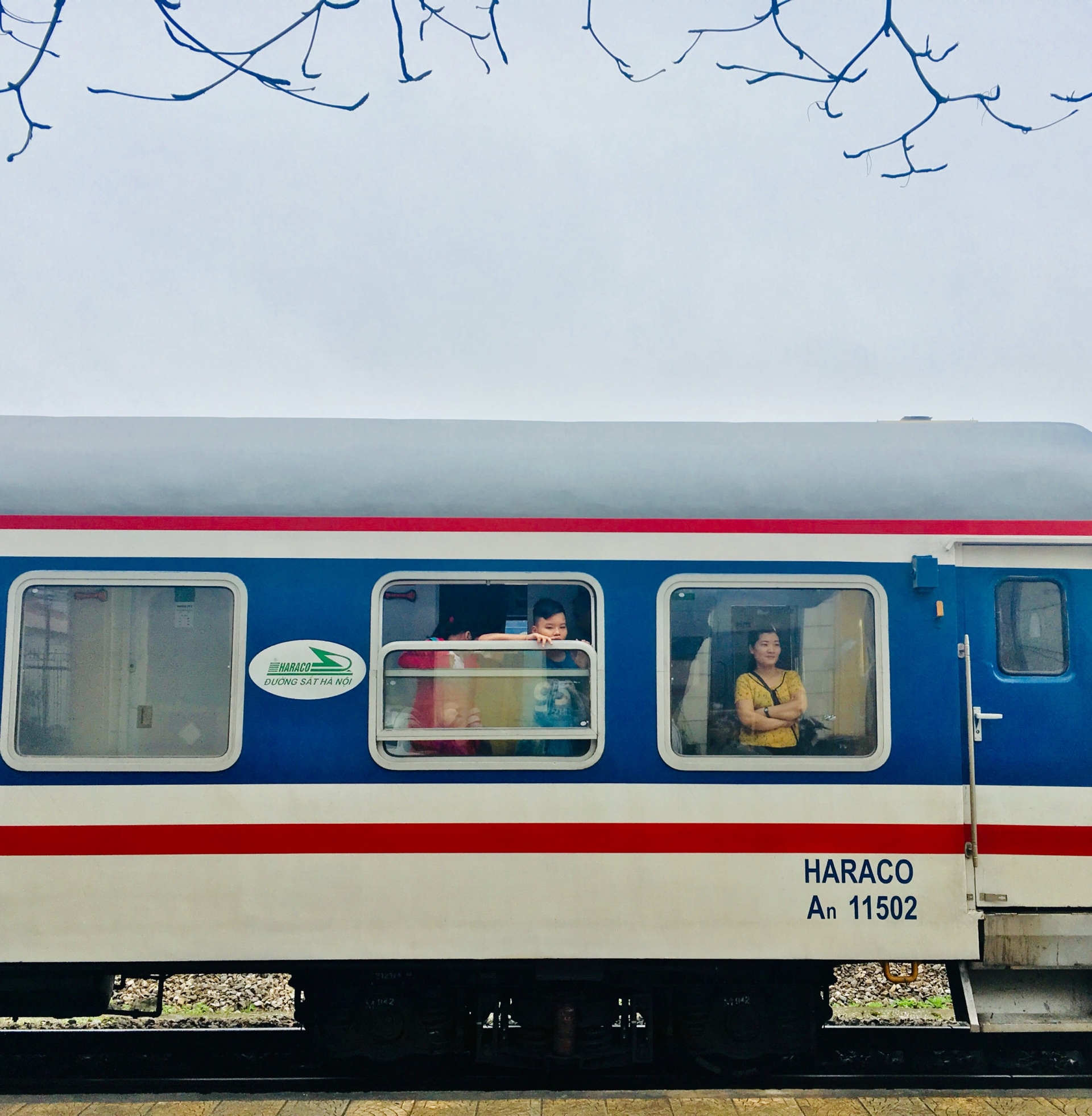 Tấm vé tàu, hạnh phúc của người lao động xa xứ tam ve tau hanh phuc cua nguoi lao dong xa xu